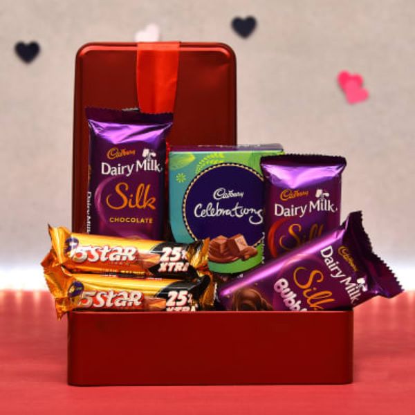 Online exclusive gift hamper of assorted chocolates to Ahmedabad, Express  Delivery - AhmedabadOnlineFlorists